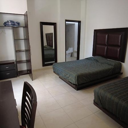 Hotel O Puente San Juan del Río Kültér fotó