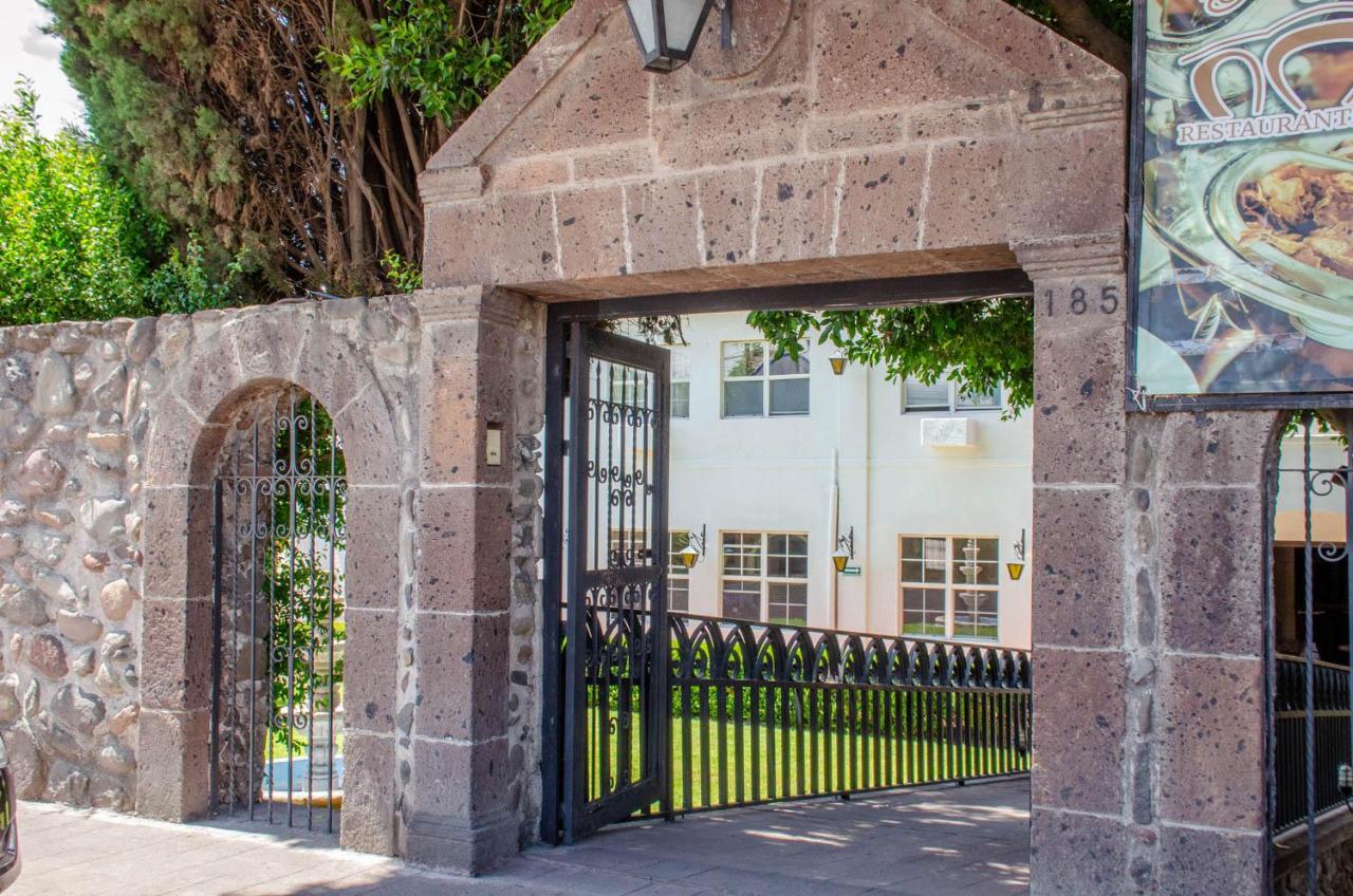 Hotel O Puente San Juan del Río Kültér fotó