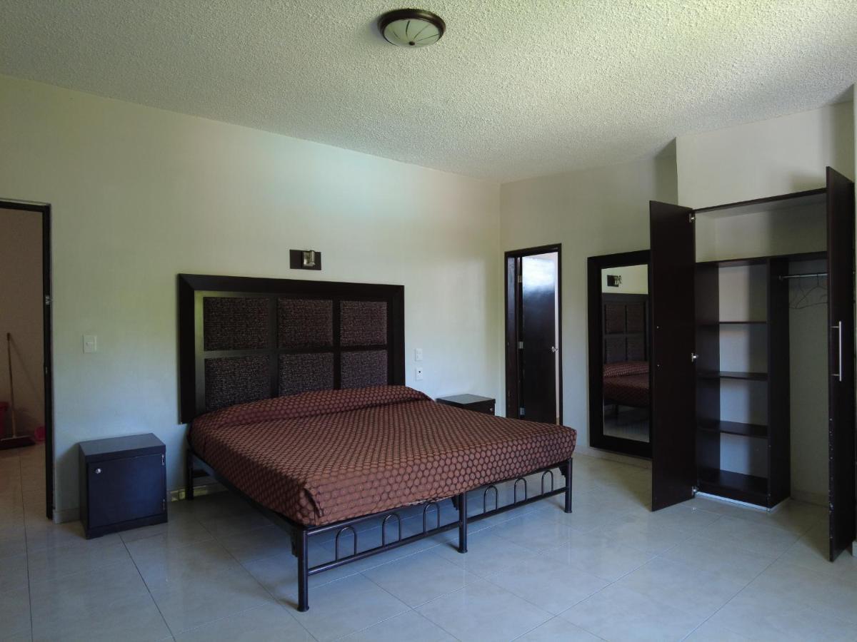 Hotel O Puente San Juan del Río Kültér fotó