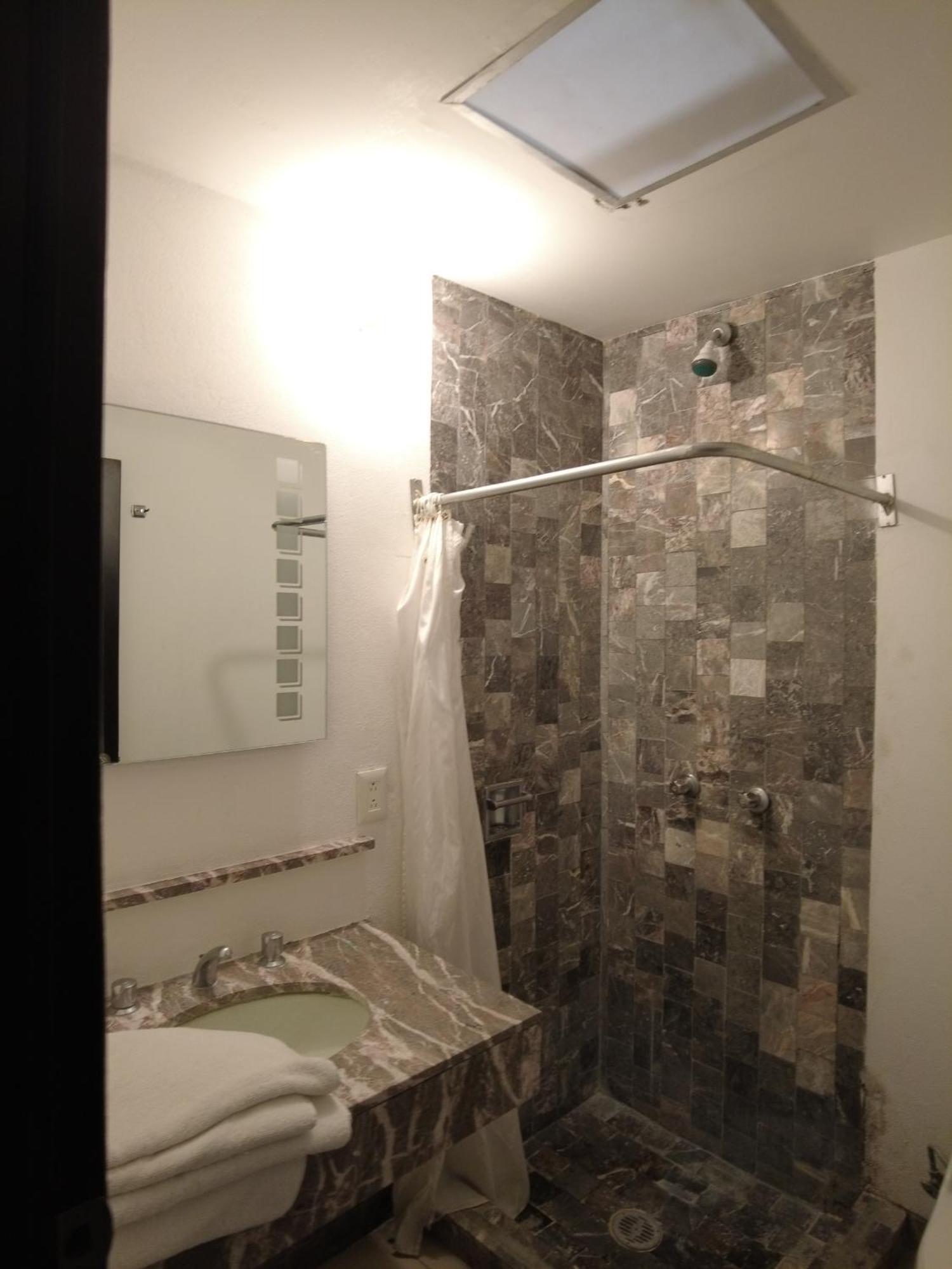 Hotel O Puente San Juan del Río Kültér fotó