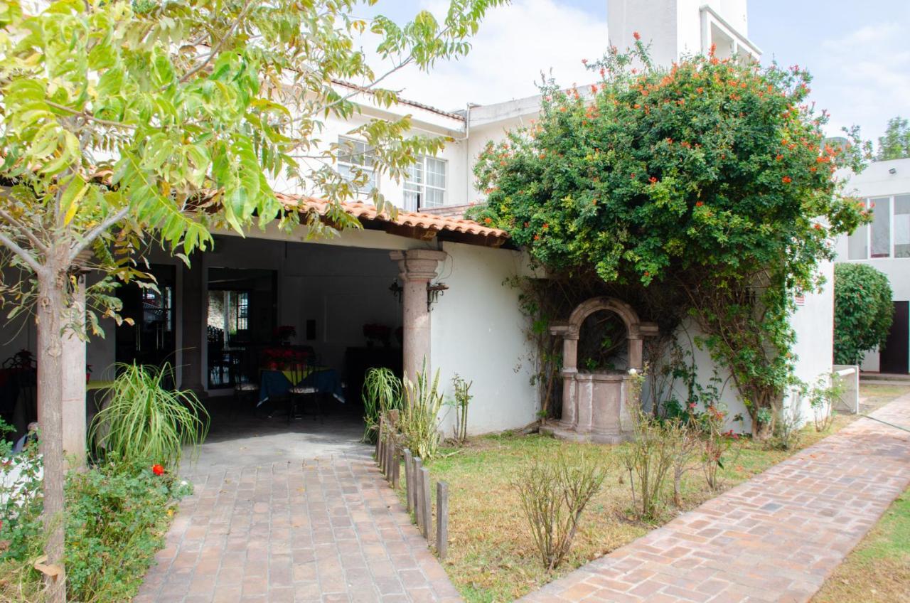 Hotel O Puente San Juan del Río Kültér fotó